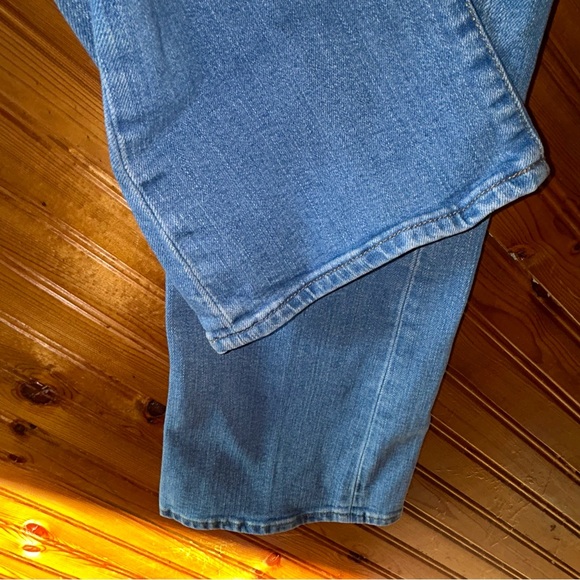 LOFT Original Boot Jeans Light Wash - Picture 4 of 8